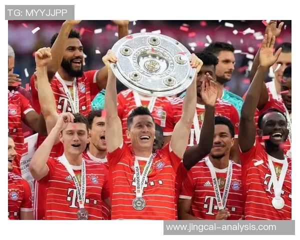 欧冠焦点战拜仁大胜波尔图争议判罚引发全场热议