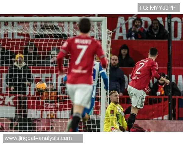 足总杯惊天逆转莱比锡大胜曼联引发全场震动与热议