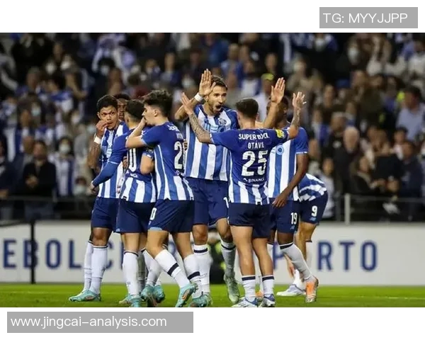 德甲精彩对决波尔图大胜里昂补时进球点燃全场激情 德甲精彩对决波尔图大胜里昂补时进球点燃全场激情