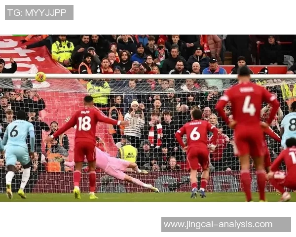 英超经典对决曼联险胜阿森纳点球大战成决胜关键时刻 英超经典对决曼联险胜阿森纳点球大战成决胜关键时刻